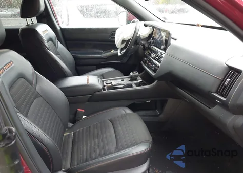 2023 Nissan Pathfinder Rock Creek 4Wd z USA, uszkodzony, nr VIN 5N1DR3BD4PC271477